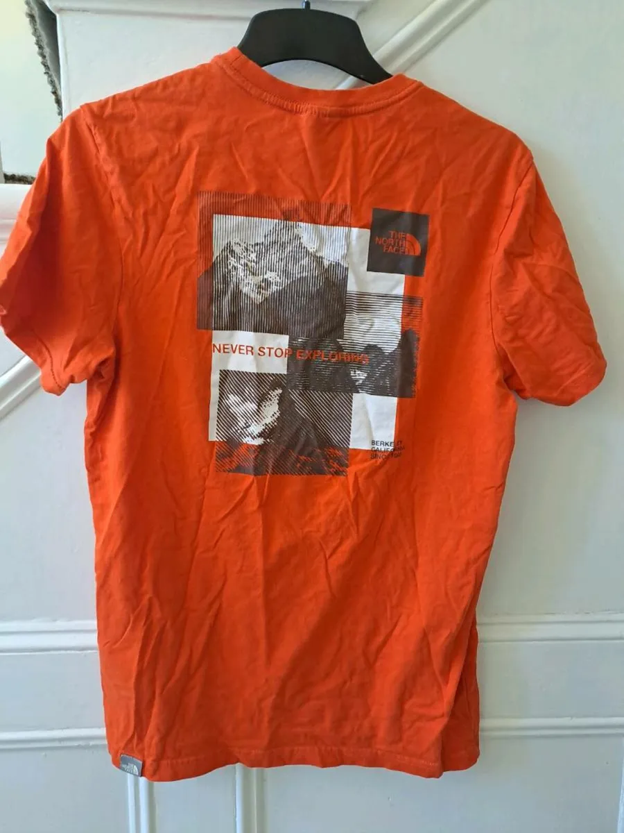 North Face tee shirt size S orange - Image 4