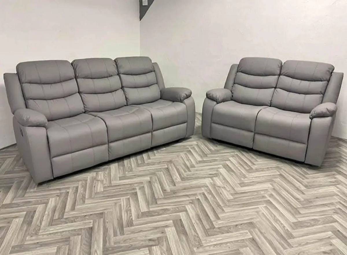 Roma Leather Manual Recliner Sofa - Image 4