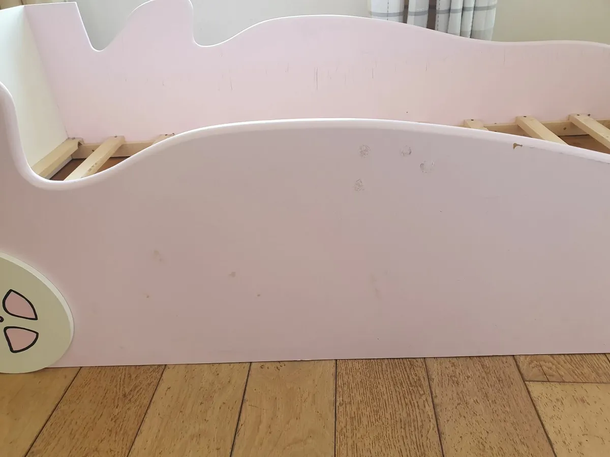 Racing car bed frame - Image 1