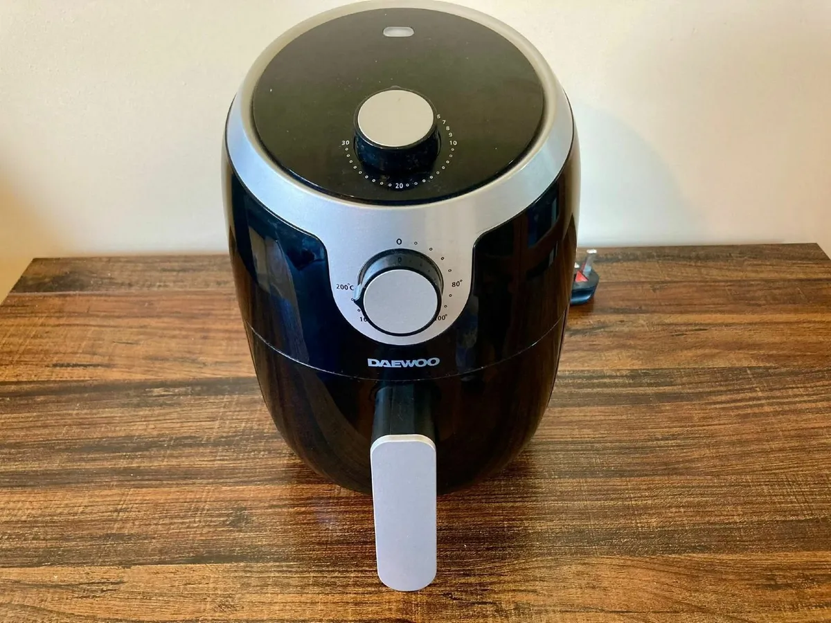 Air Fryer (2L) - Affordable & Efficent Cooking - Image 2
