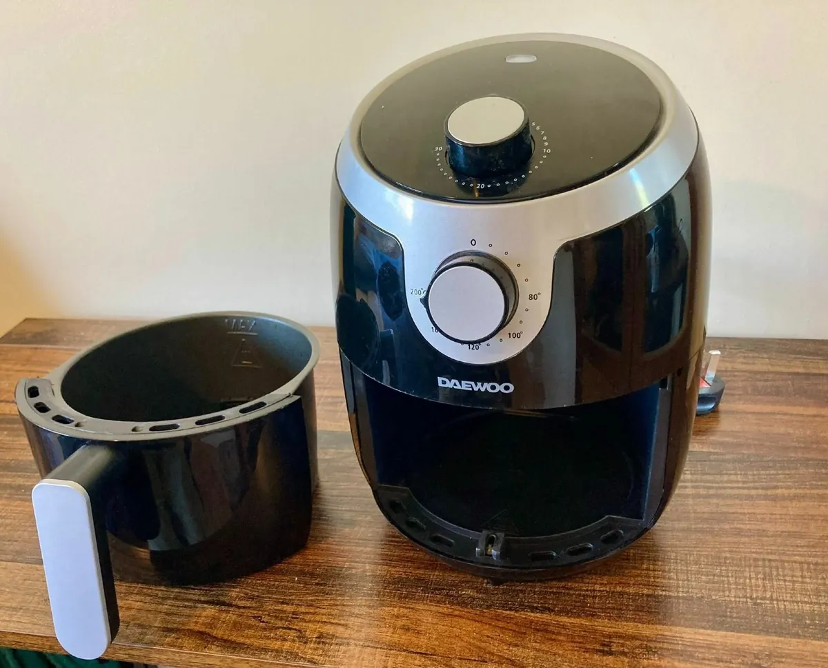 Air Fryer (2L) - Affordable & Efficent Cooking - Image 3