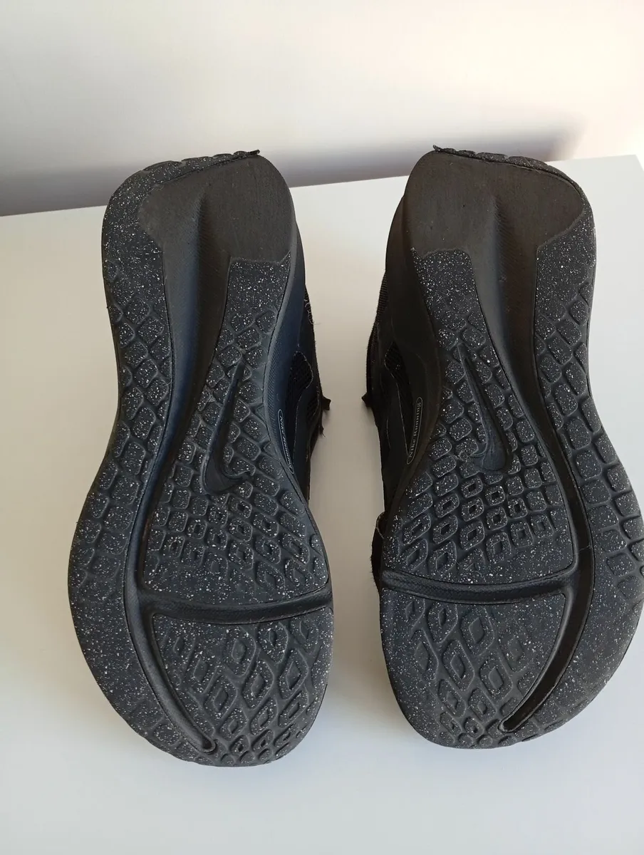 Mens Black Nike Trainers, size UK8.5 - Image 3