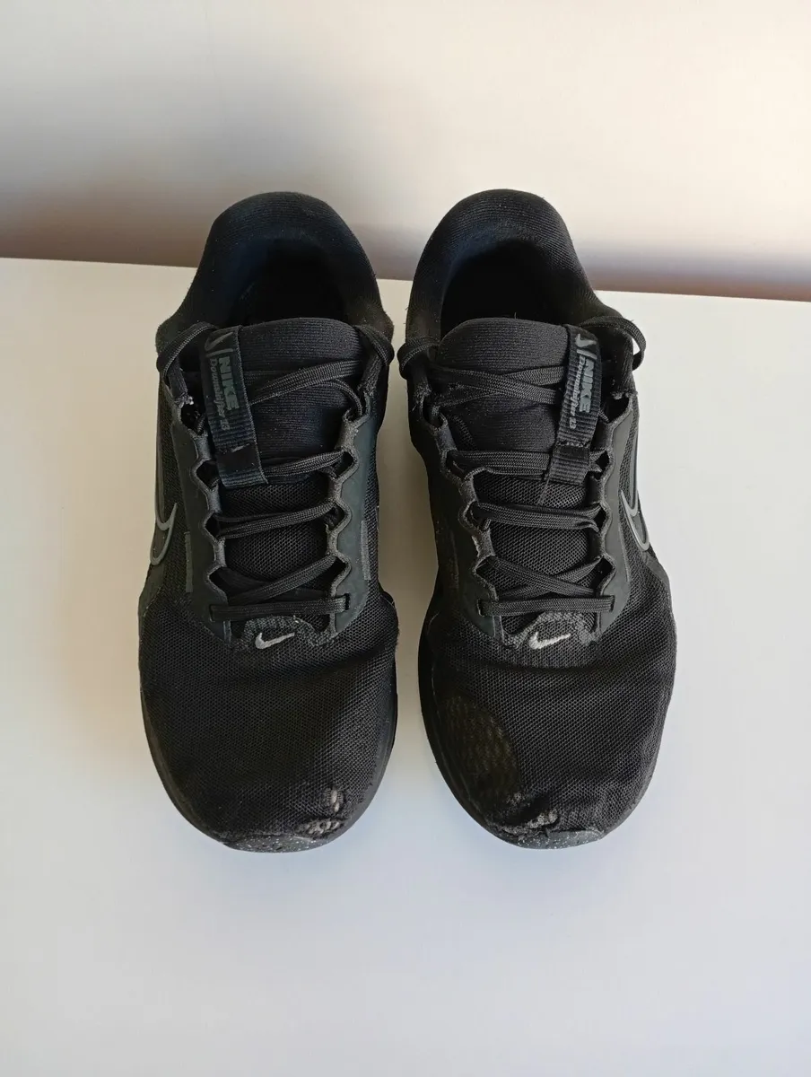 Mens Black Nike Trainers, size UK8.5 - Image 4
