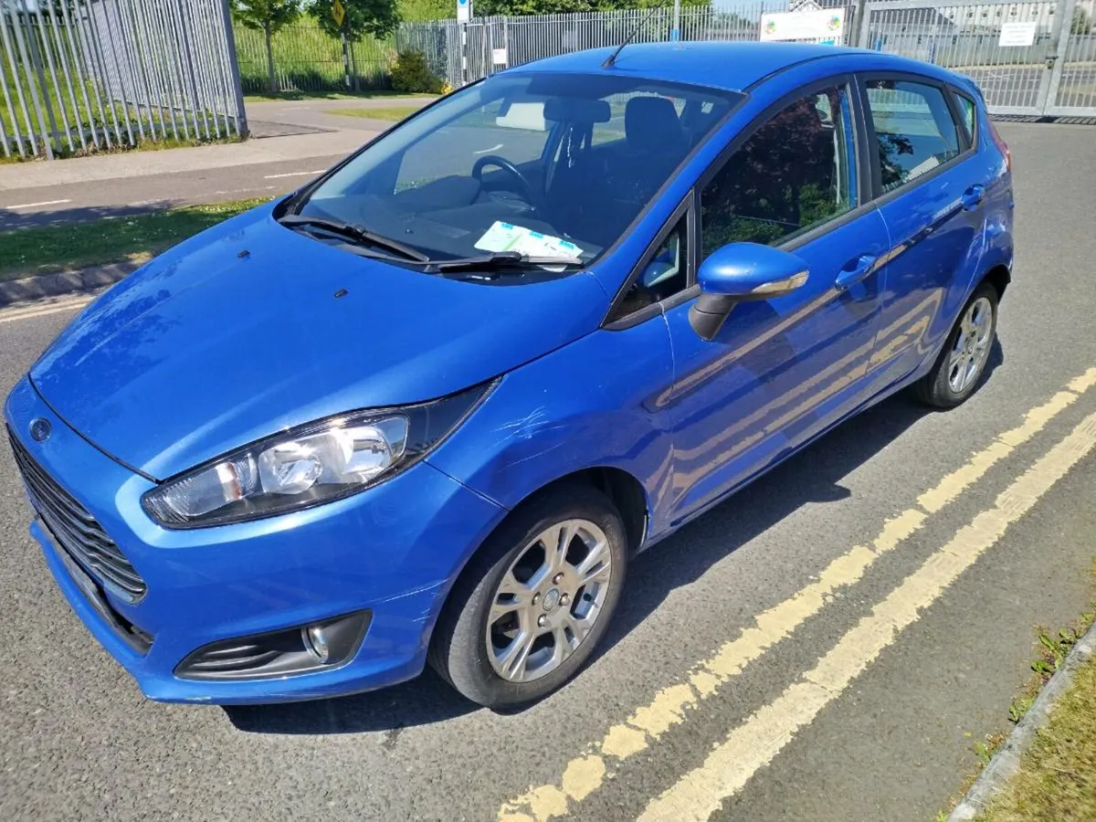 Ford Fiesta MCA Zetec 1.25 60PS M5 4DR, 2013 - Image 2