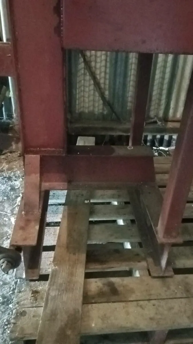 Log splitter - Image 3