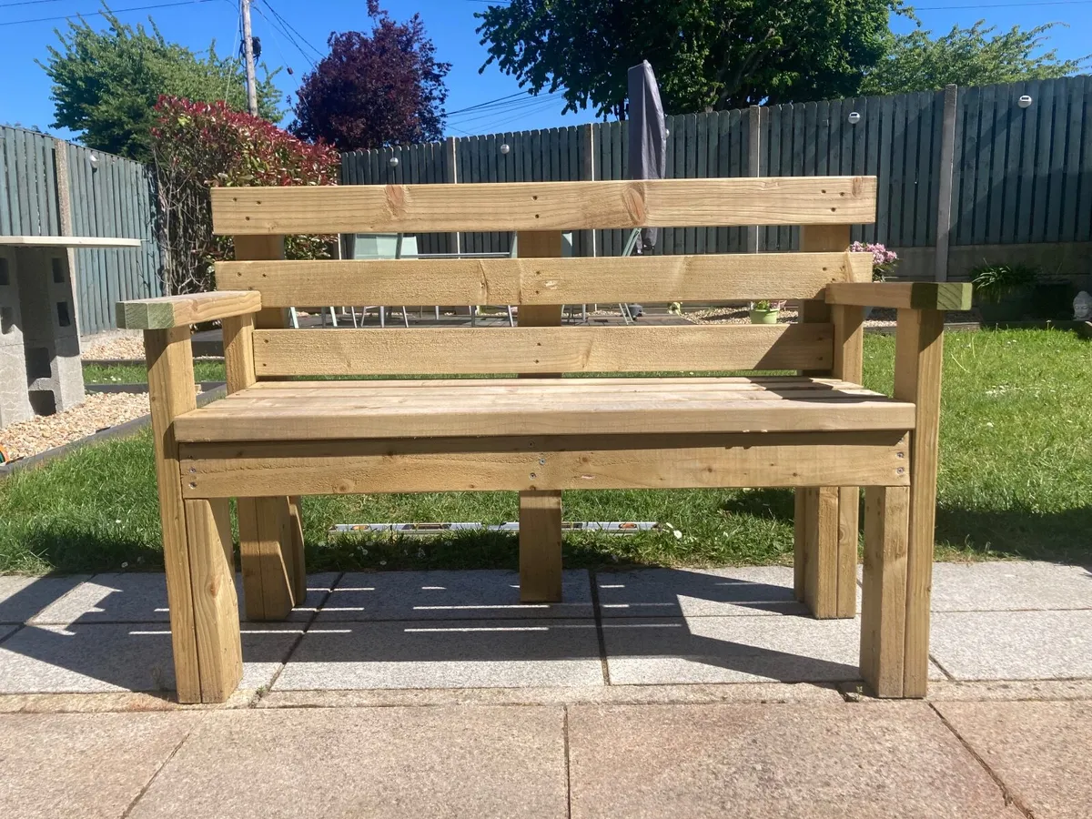 Outdoor wooden Garden Bench - Image 1