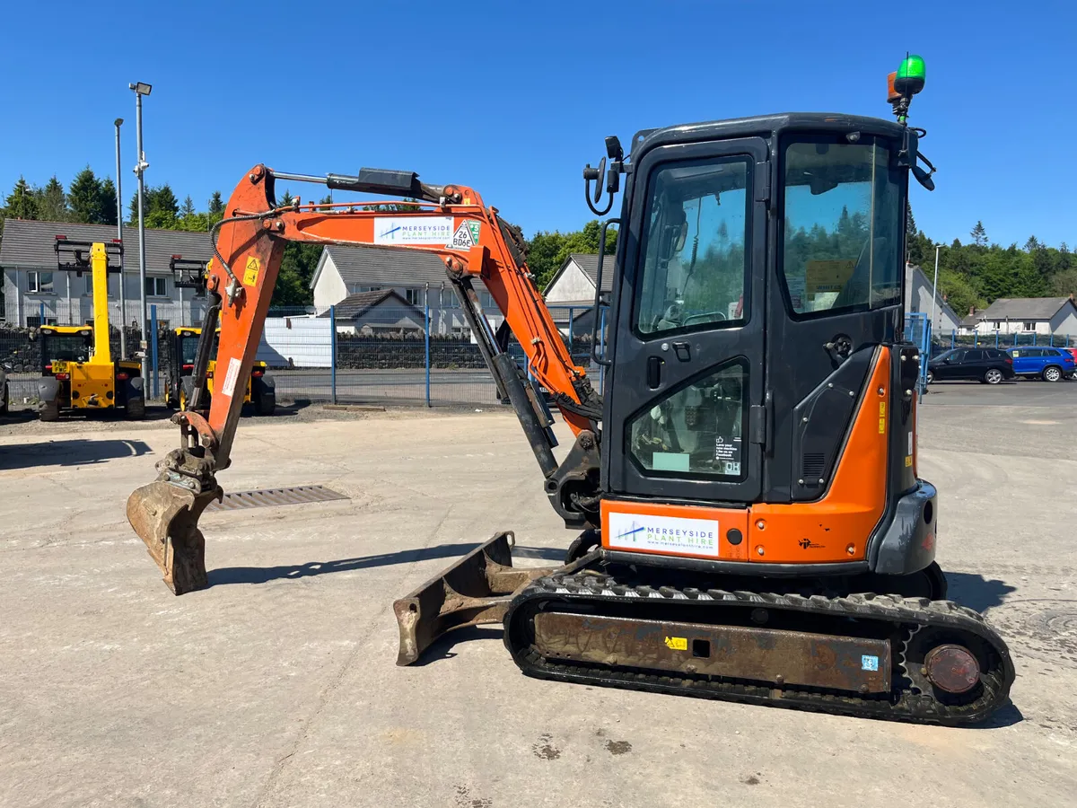 2022 Hitachi ZX33U-6 2500Hrs - MULLANS - Image 2