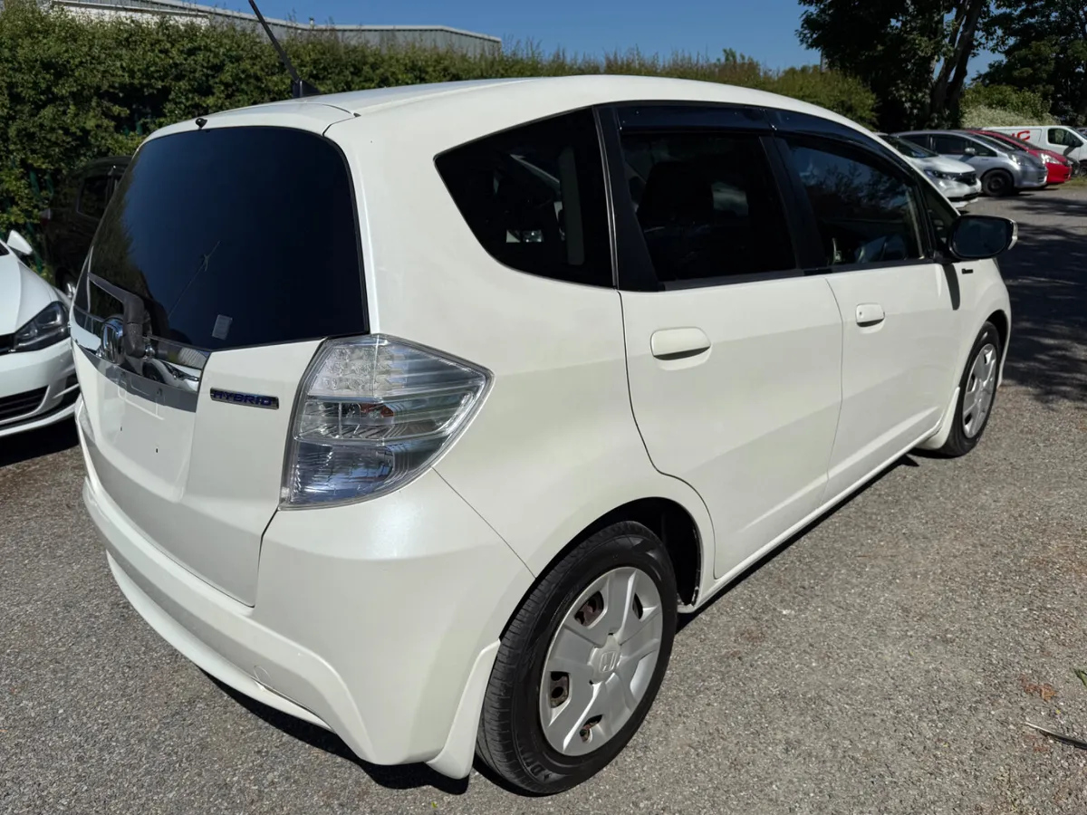 Honda Fit hybrid 44700km!!! heated sets! - Image 3