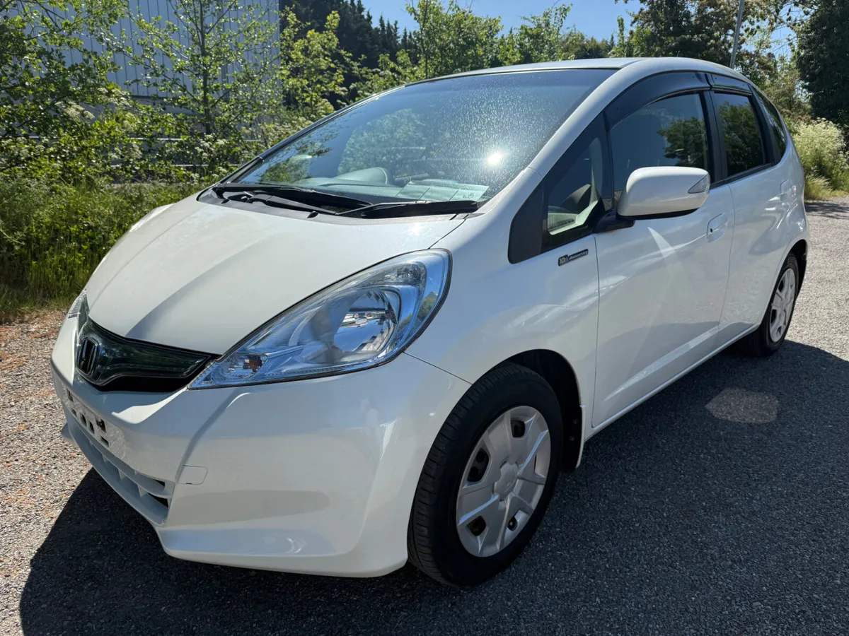 Honda Fit hybrid 44700km!!! heated sets! - Image 2