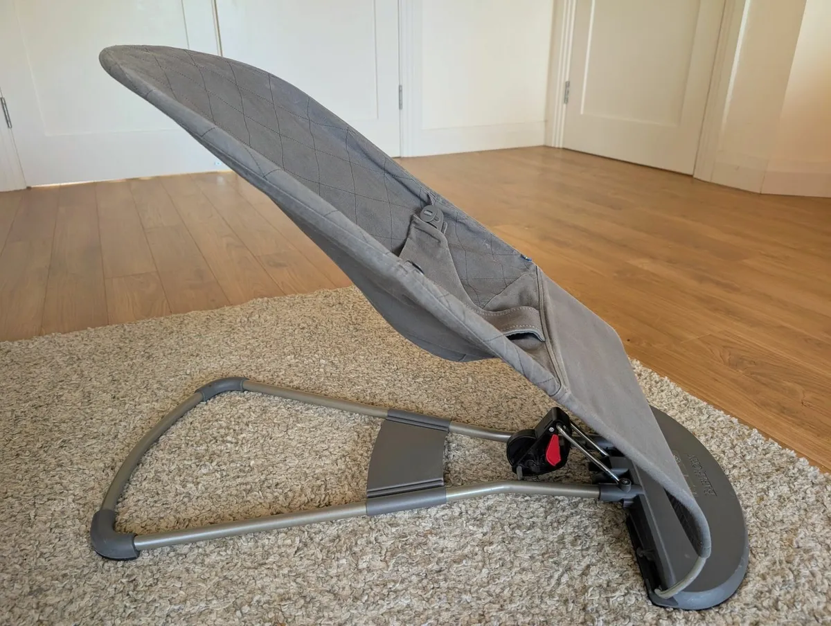 Baby Bjorn baby bouncer with detachable toy bar - Image 2