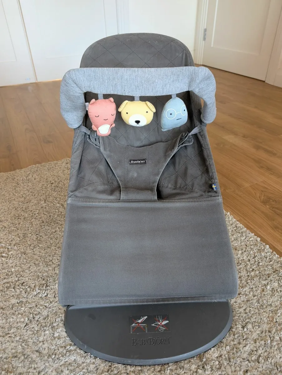 Baby Bjorn baby bouncer with detachable toy bar - Image 3