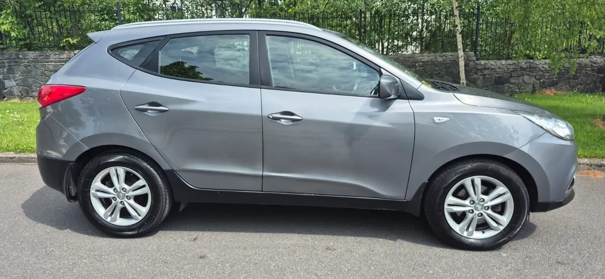 12 Hyundai ix35 - Image 4