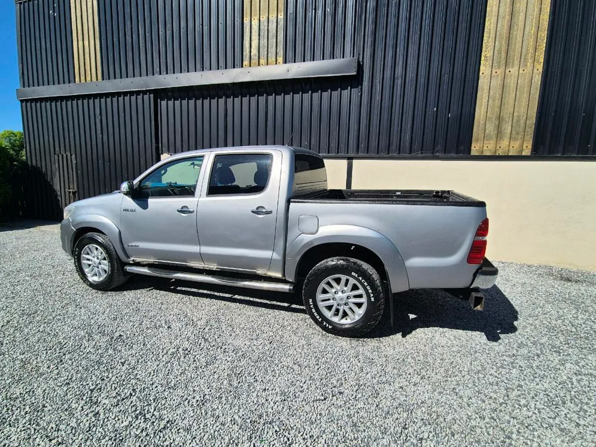 TOYOTA HILUX 3.0 D4D - Image 3