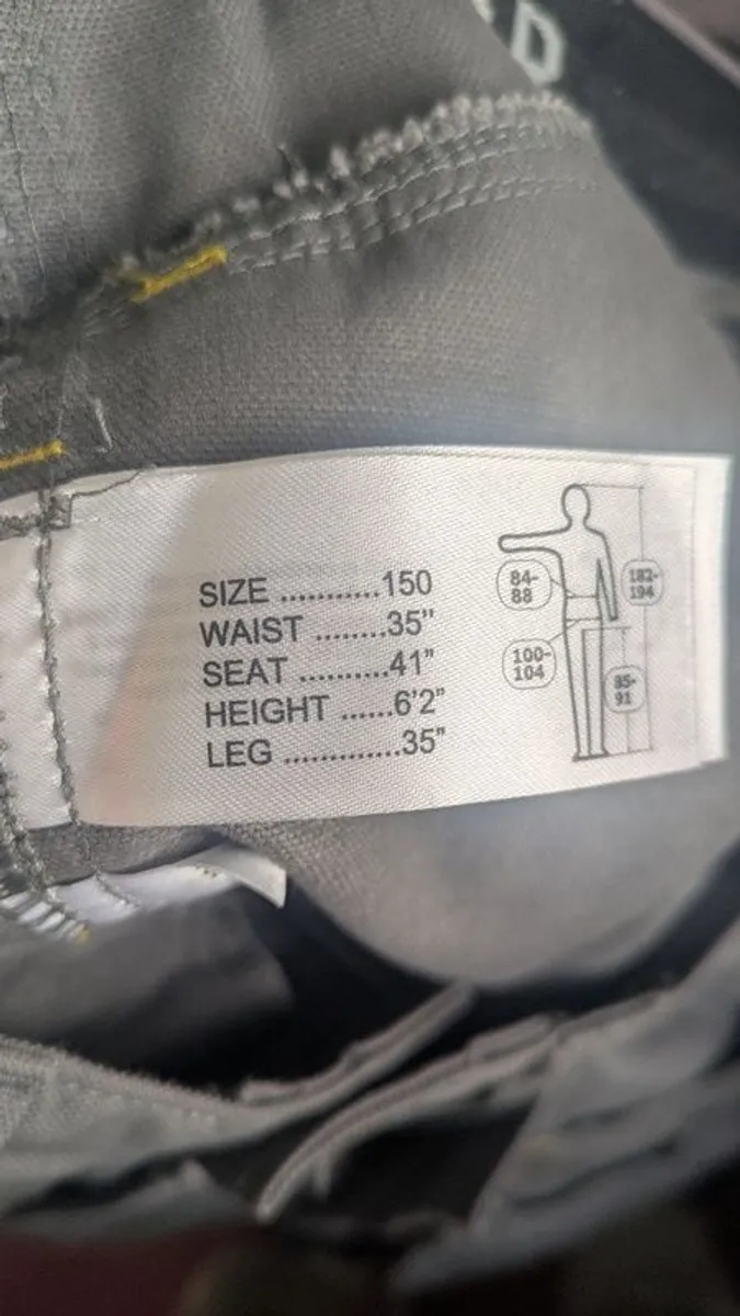Snickers craftsmen trousers size 150 - Image 3