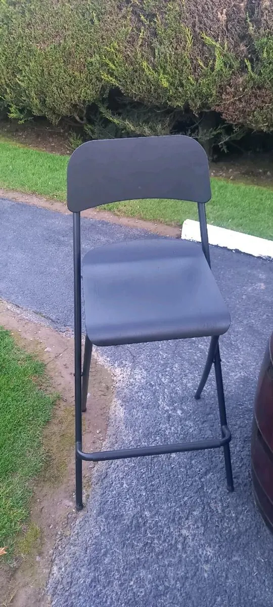 Patio table and 2 stools - Image 2