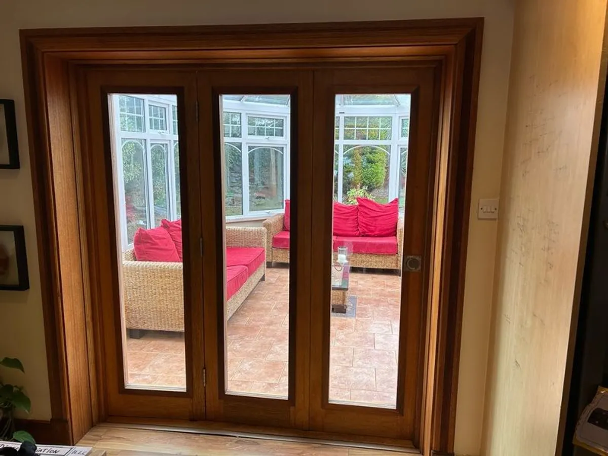 Internal bifold doors - Image 4