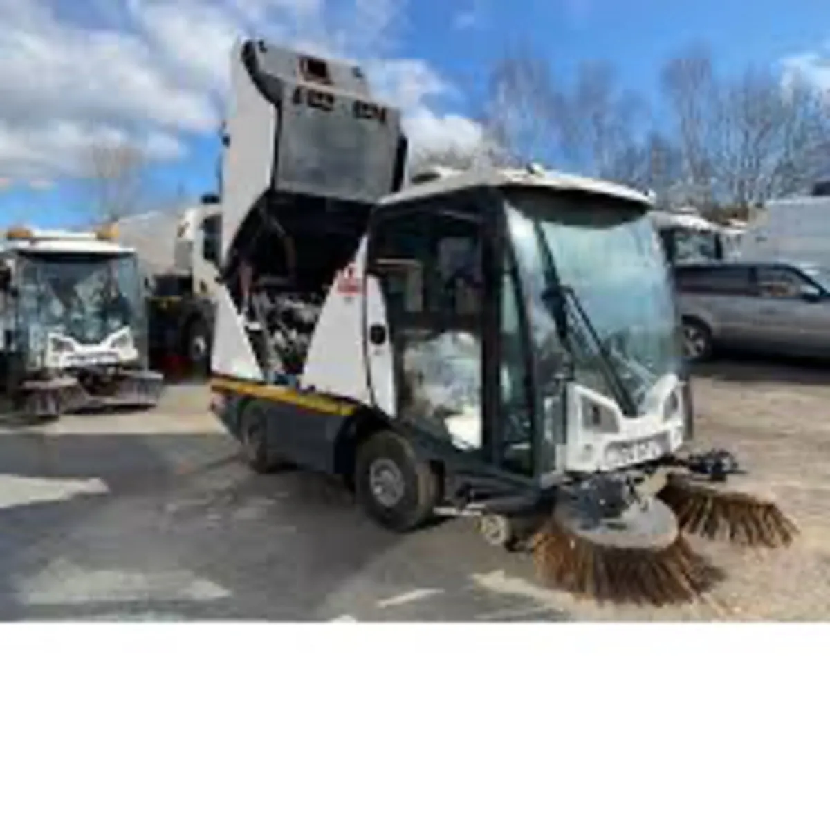 2013 Johnston Sweeper C201 - Image 2