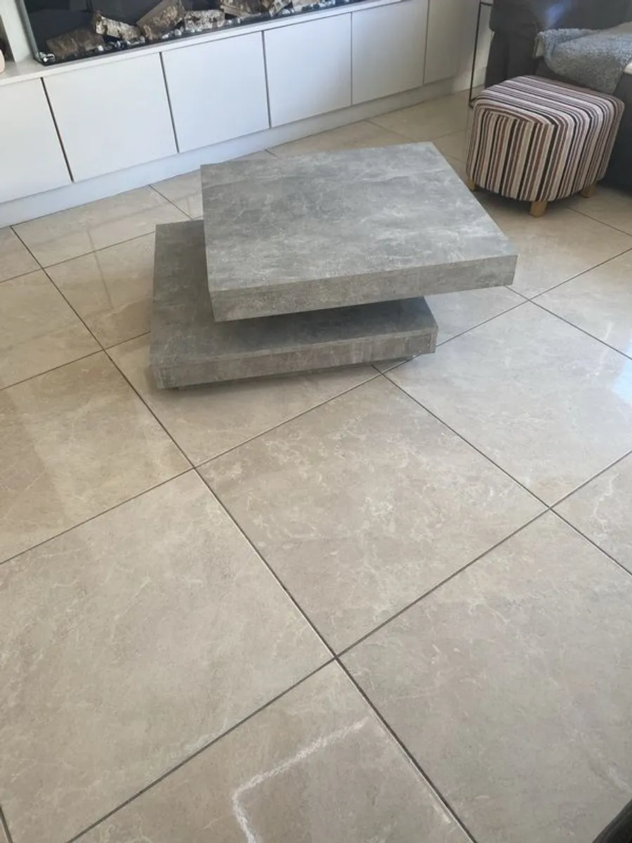 Coffee table - Image 1