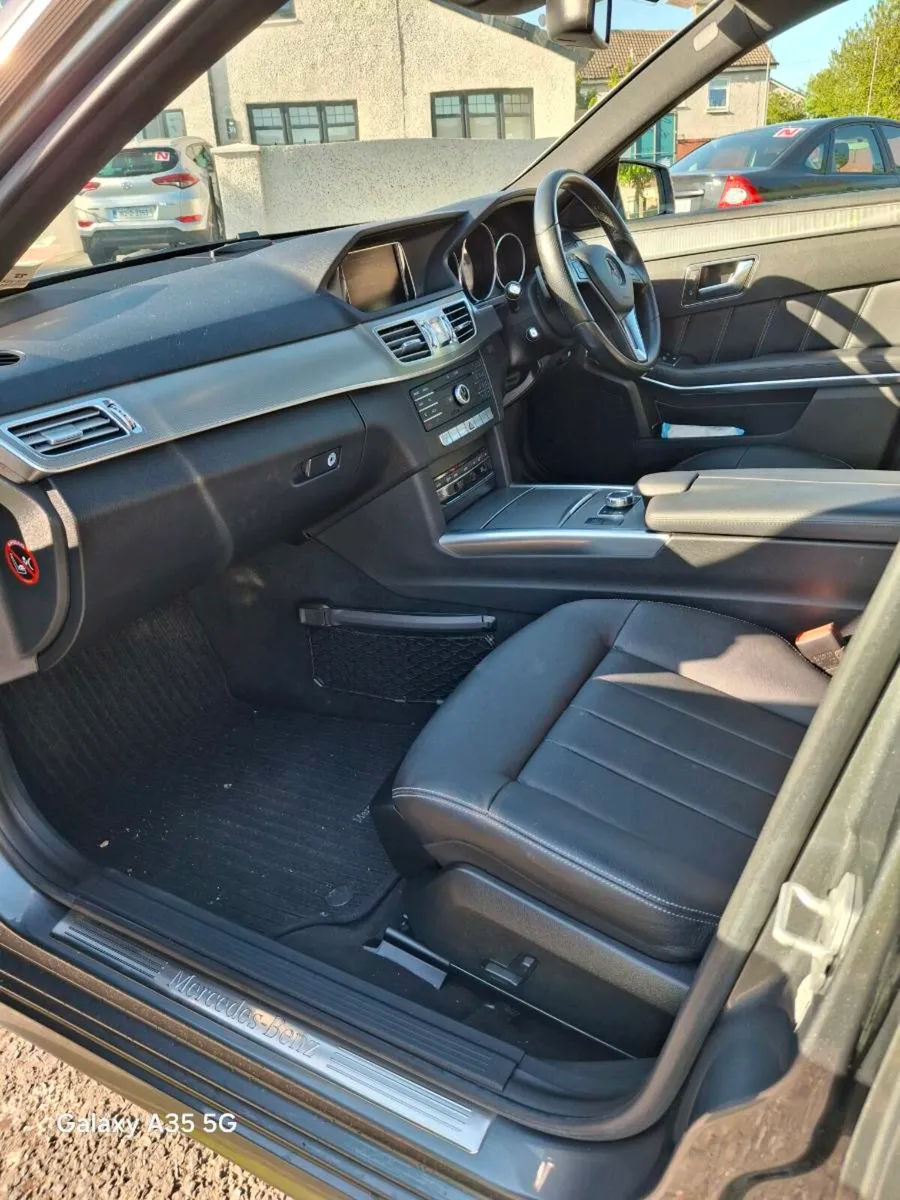 Mercedes E220 Bluetech - Image 3
