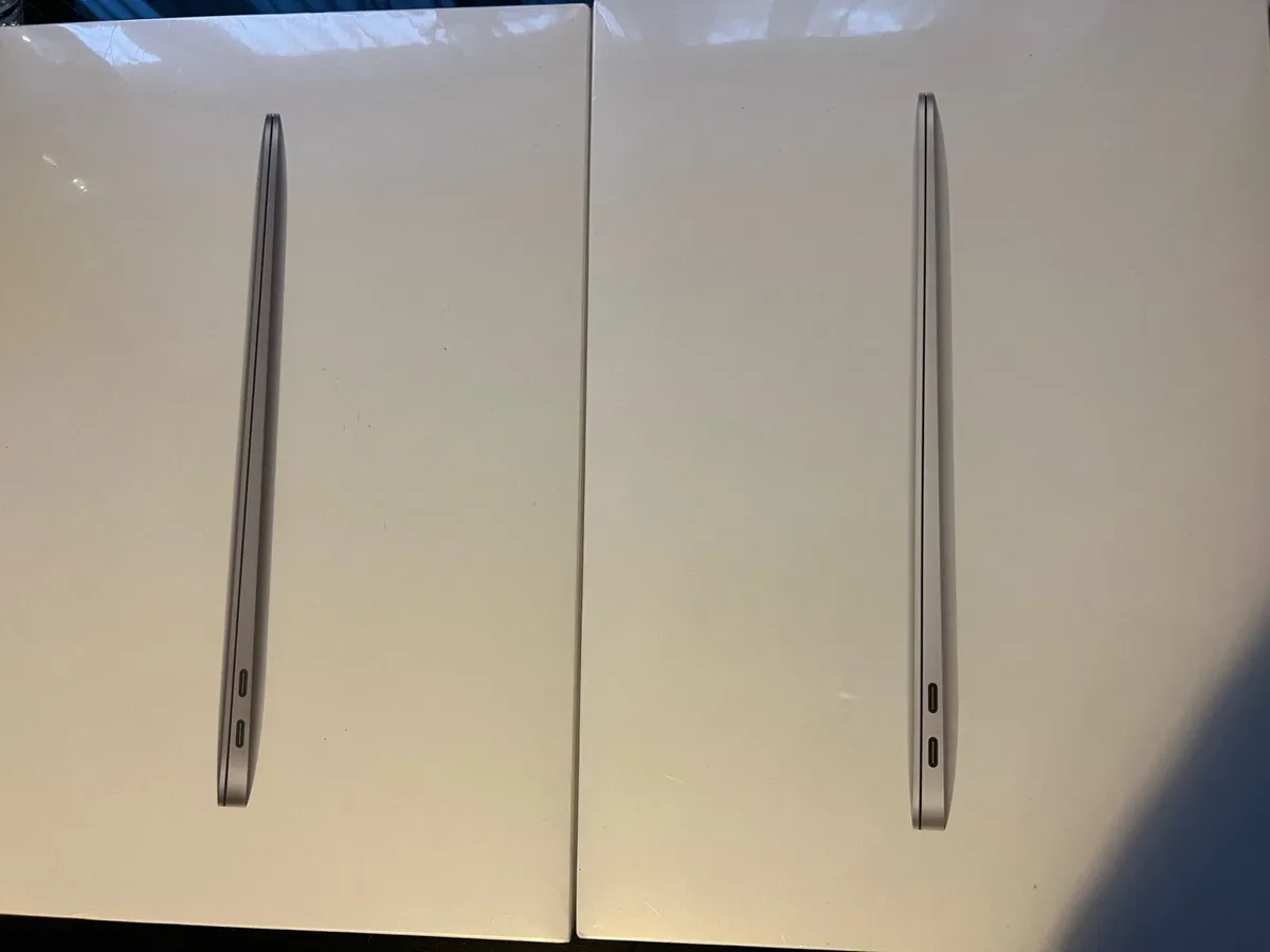 MacBook Air 13-inch 8/256GB (M1 Chip) Sealed - Image 1