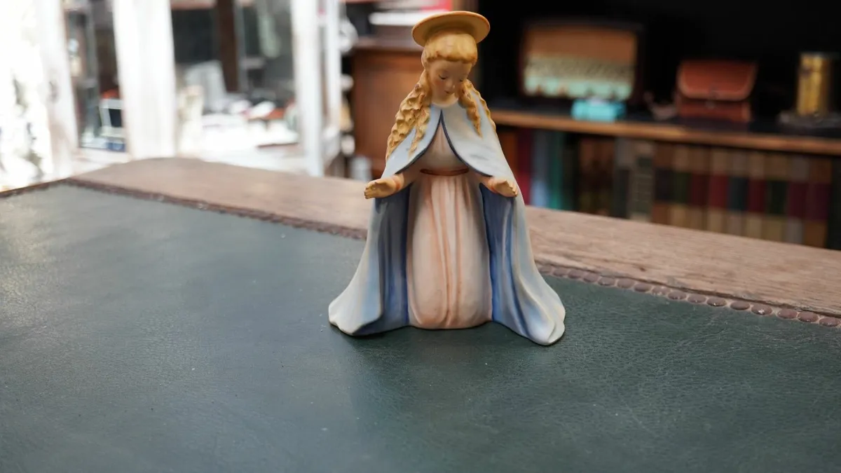 Goebel Hummel Figurine - Virgin Mary - Image 1