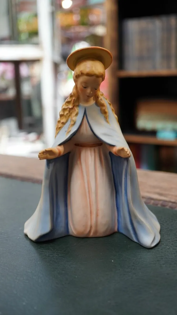 Goebel Hummel Figurine - Virgin Mary - Image 2
