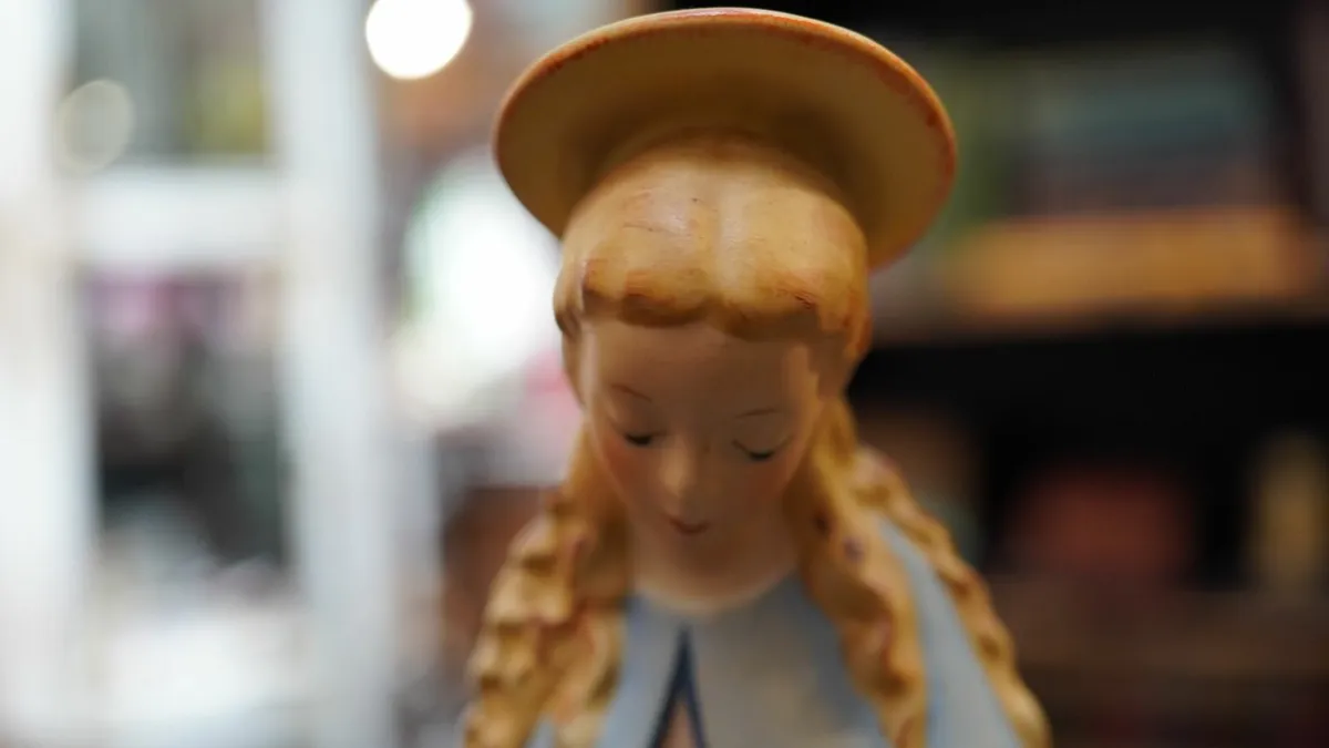 Goebel Hummel Figurine - Virgin Mary - Image 4