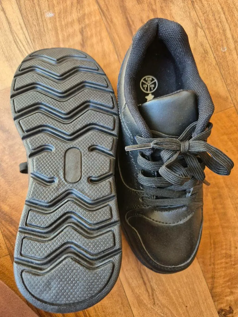 Brand new school shoes - Image 3