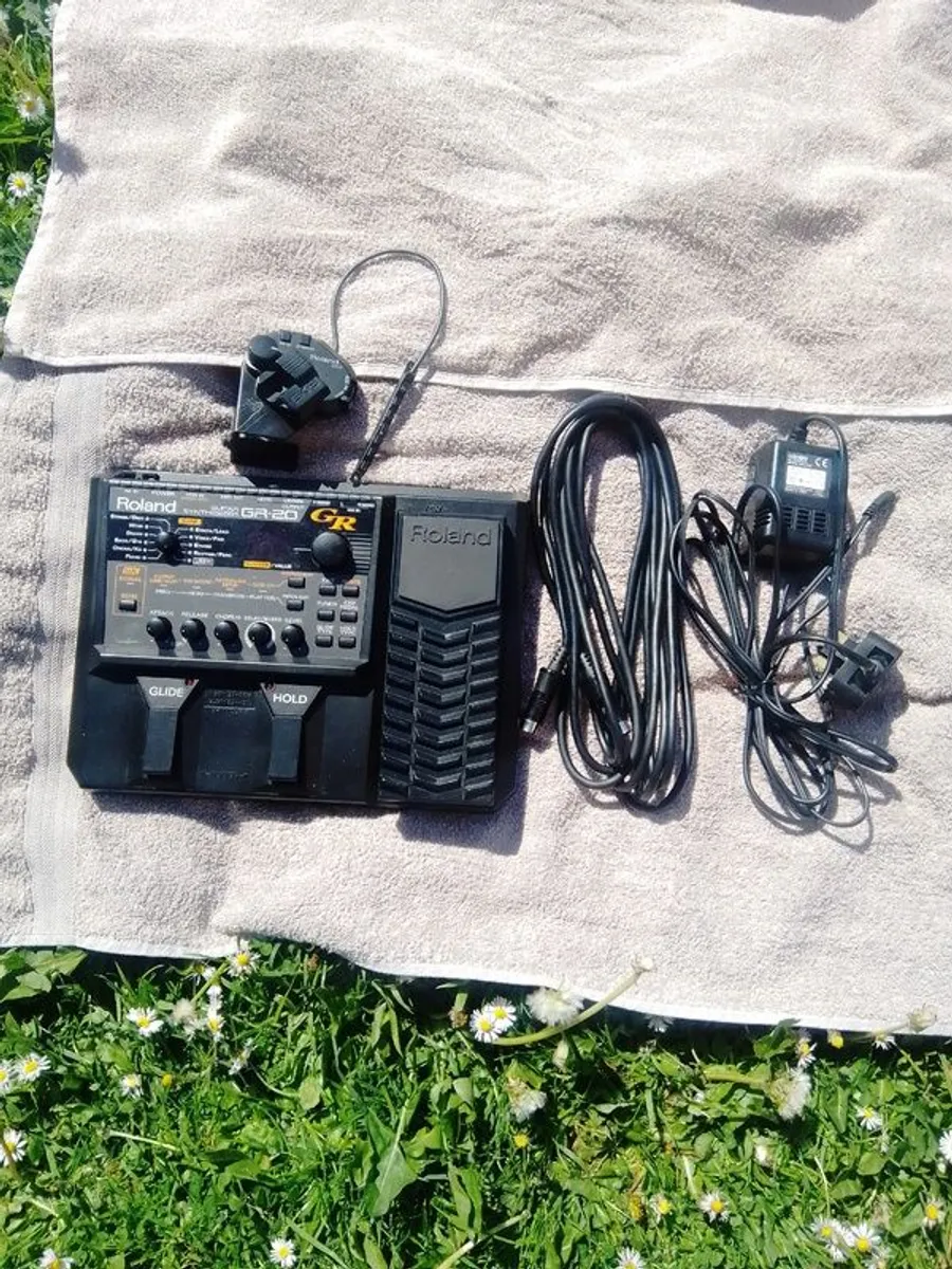 Roland GR-20 Guitar Synthesizer. - Image 2