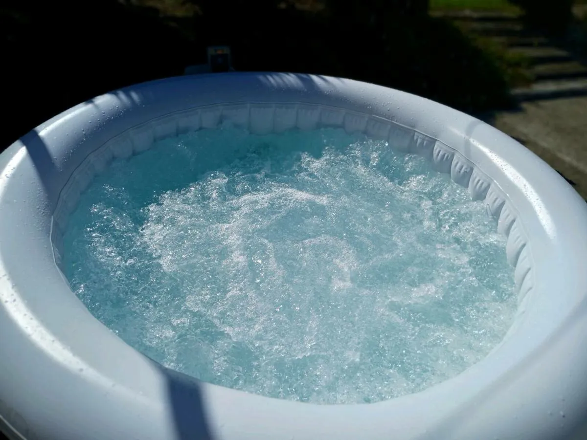 Laz_z_spa pool. - Image 1