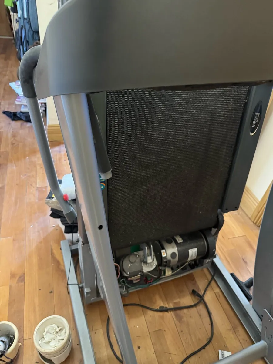 Treadmill - Image 2