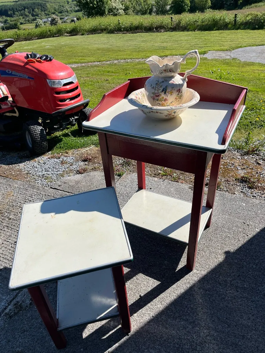 Vintage washing unit including jug and bowl. - Image 1