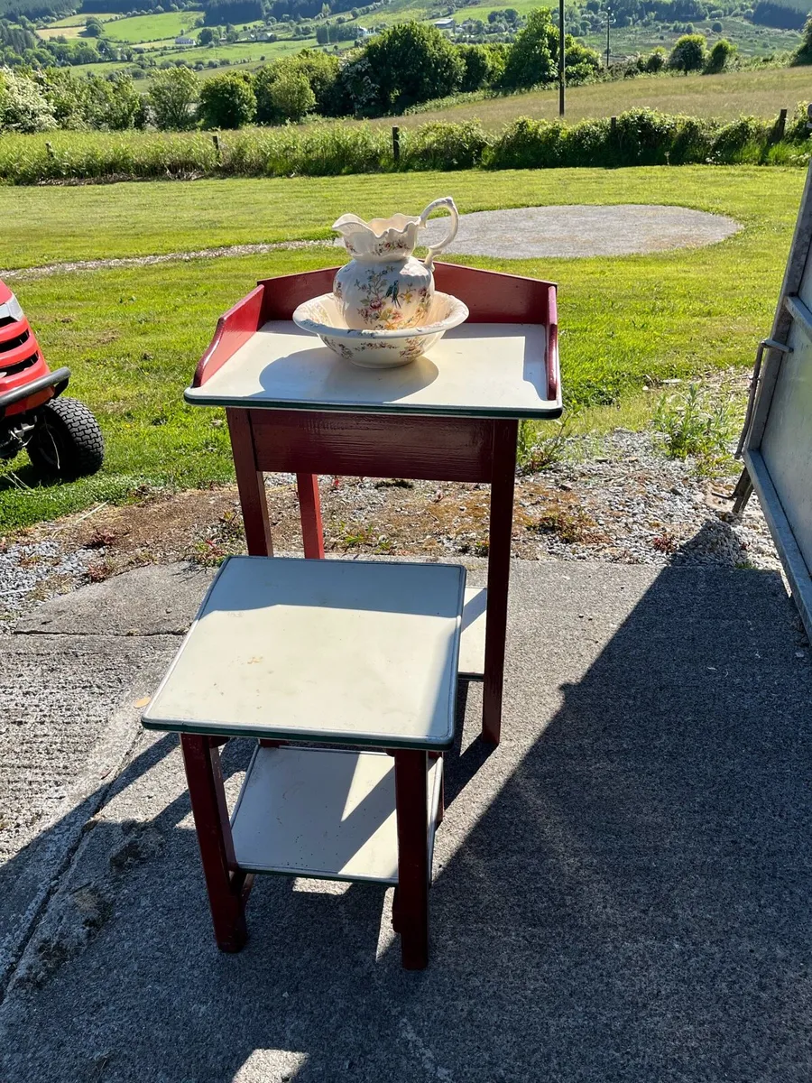 Vintage washing unit including jug and bowl. - Image 4