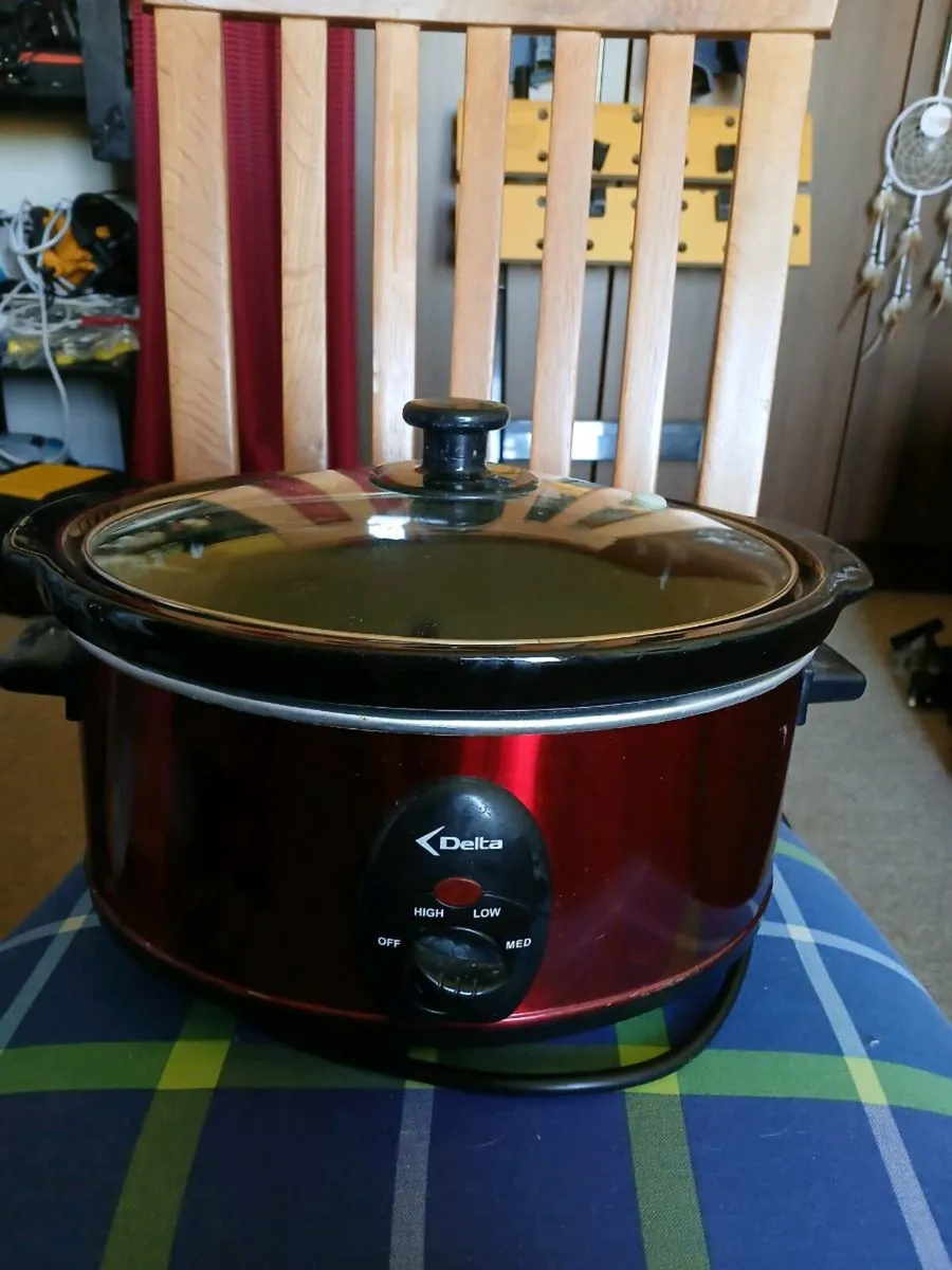 SLOW COOKER AND WOK. - Image 1