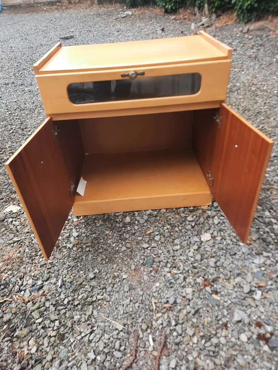 Tv cabinet - Image 1