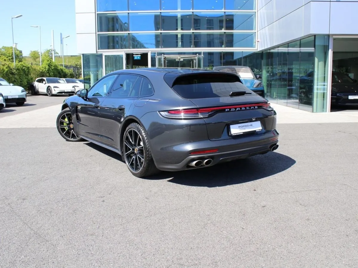 Porsche Panamera 4 E-hybrid Sport Turismo - Image 3
