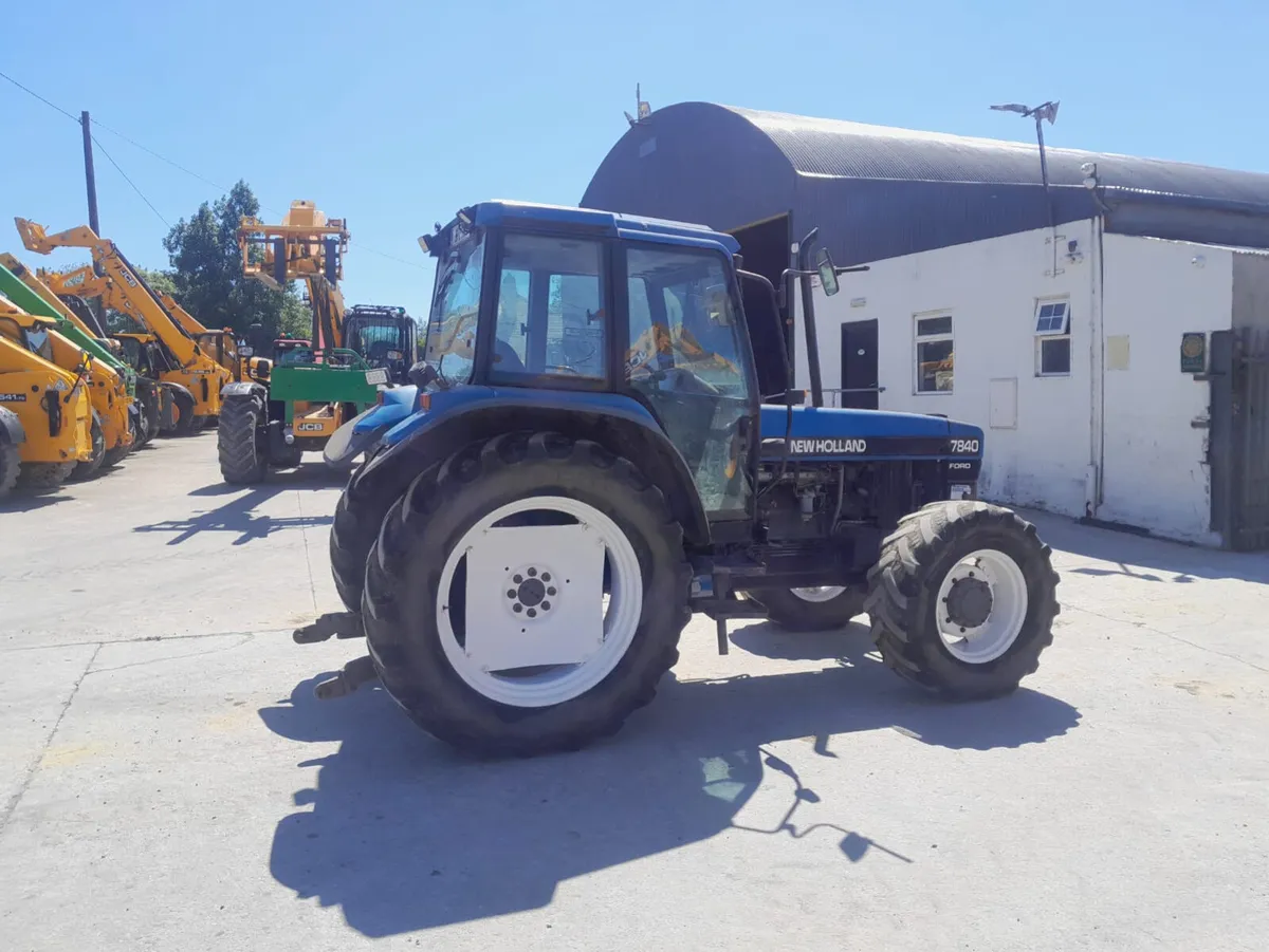 New Holland 7840 1998 (17966) - Image 4