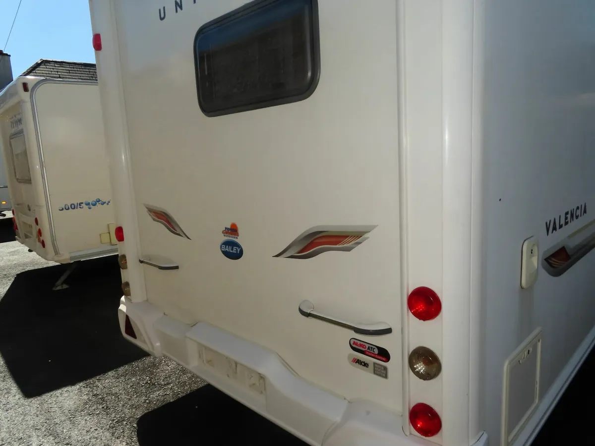 Bailey Unicorn Valencia 4/5 berth Caravan - Image 4