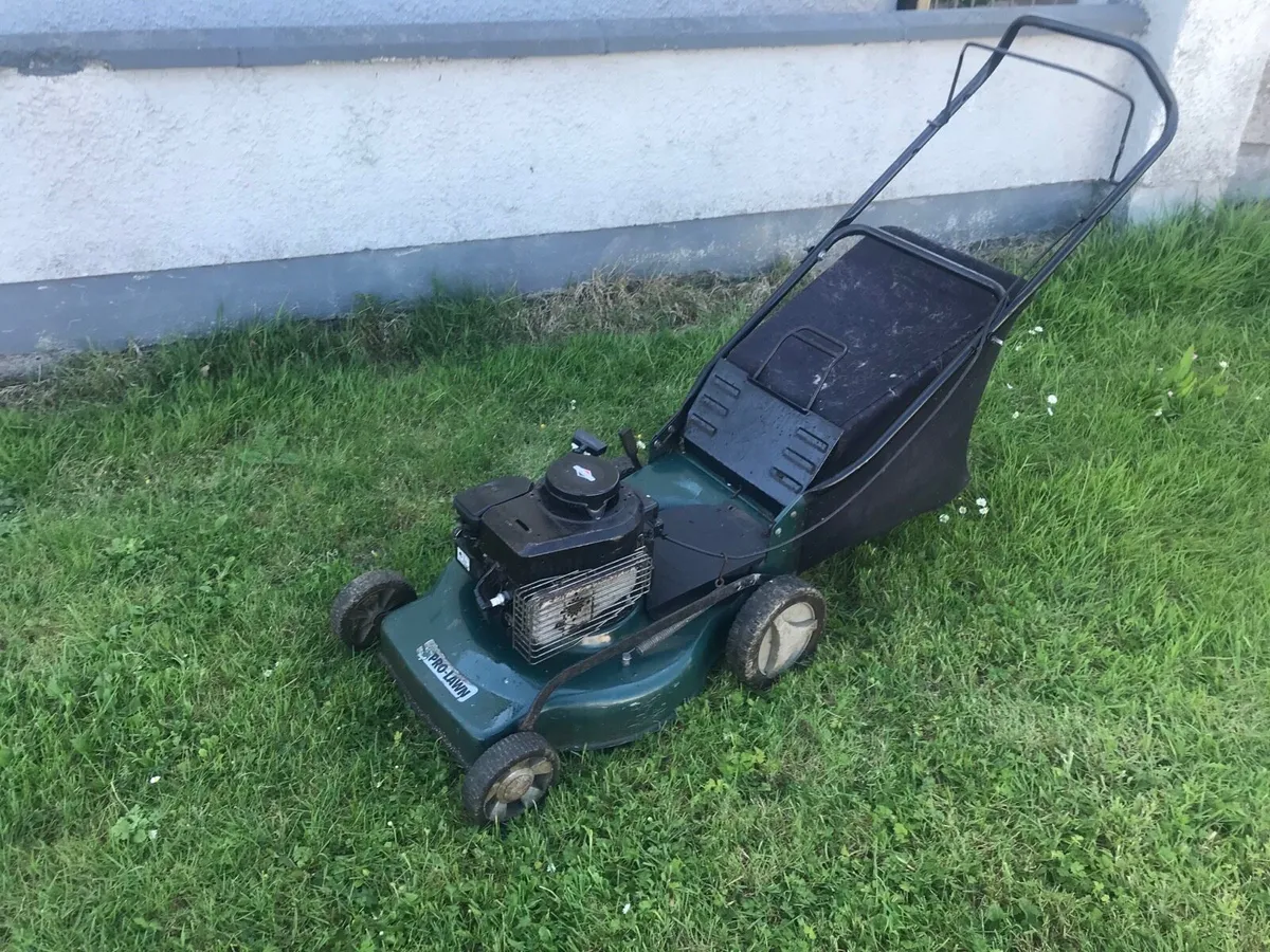 Pro lawn lawnmower For sale - Image 1