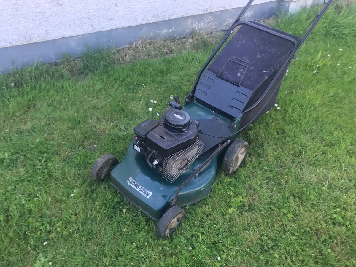 Pro lawn lawnmower For sale - Image 2