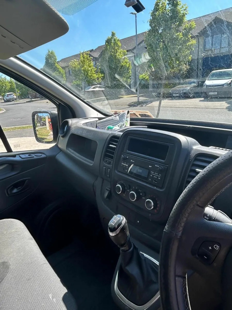 Nissan NV300 2020