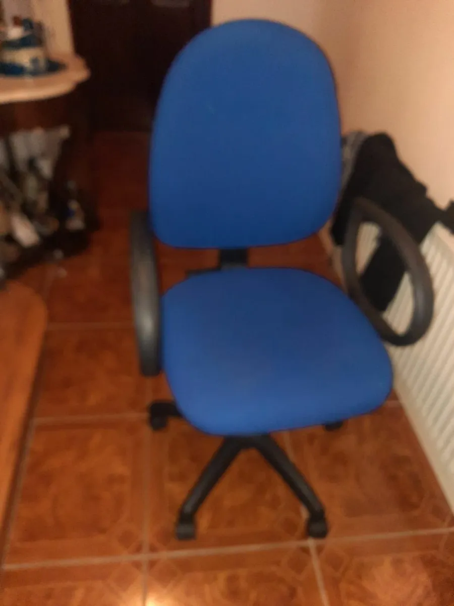 Office chairs - Image 3