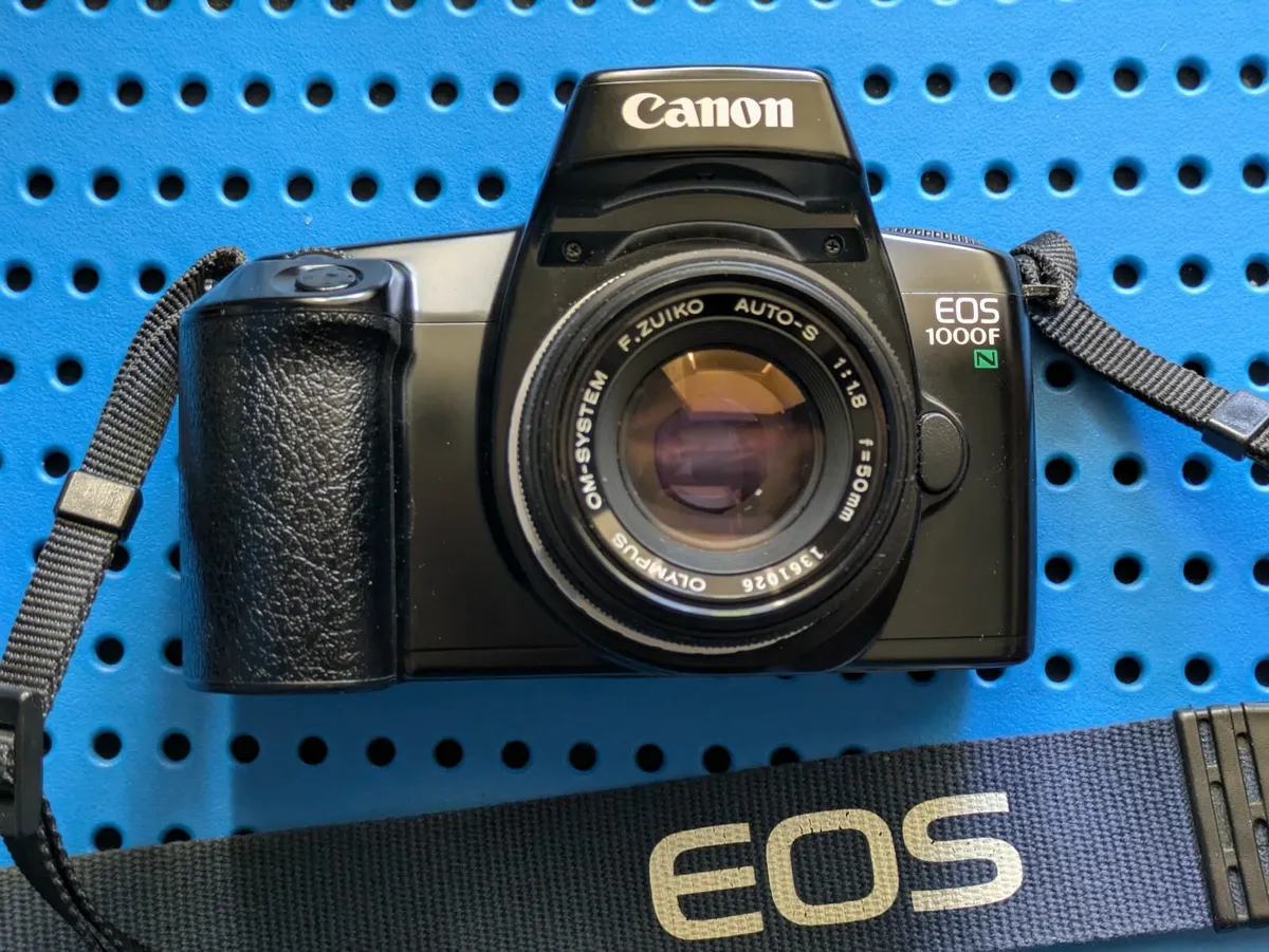 Canon EOS 1000F N- autofocus film SLR camera- body - Image 3