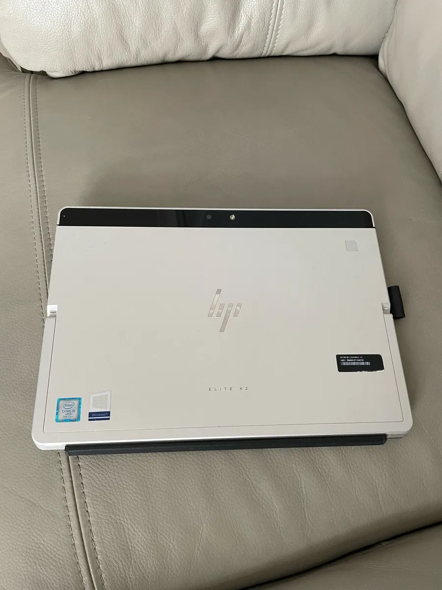 HP 2n1 Touchscreen i5 16-256 - Image 1