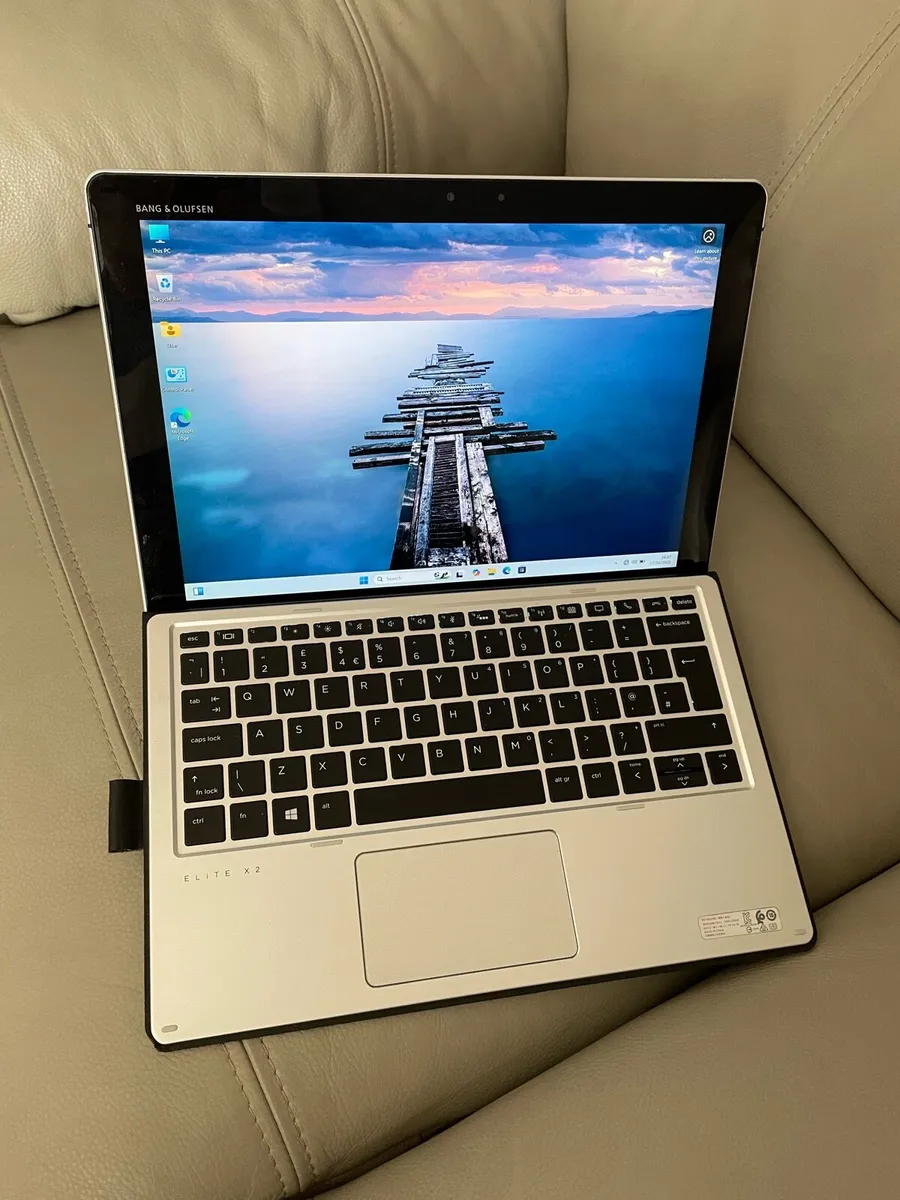 HP 2n1 Touchscreen i5 16-256 - Image 3