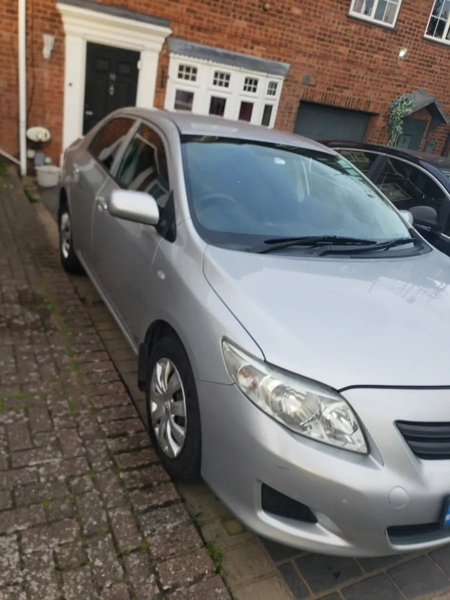 Toyota Corolla 2009 - Image 1