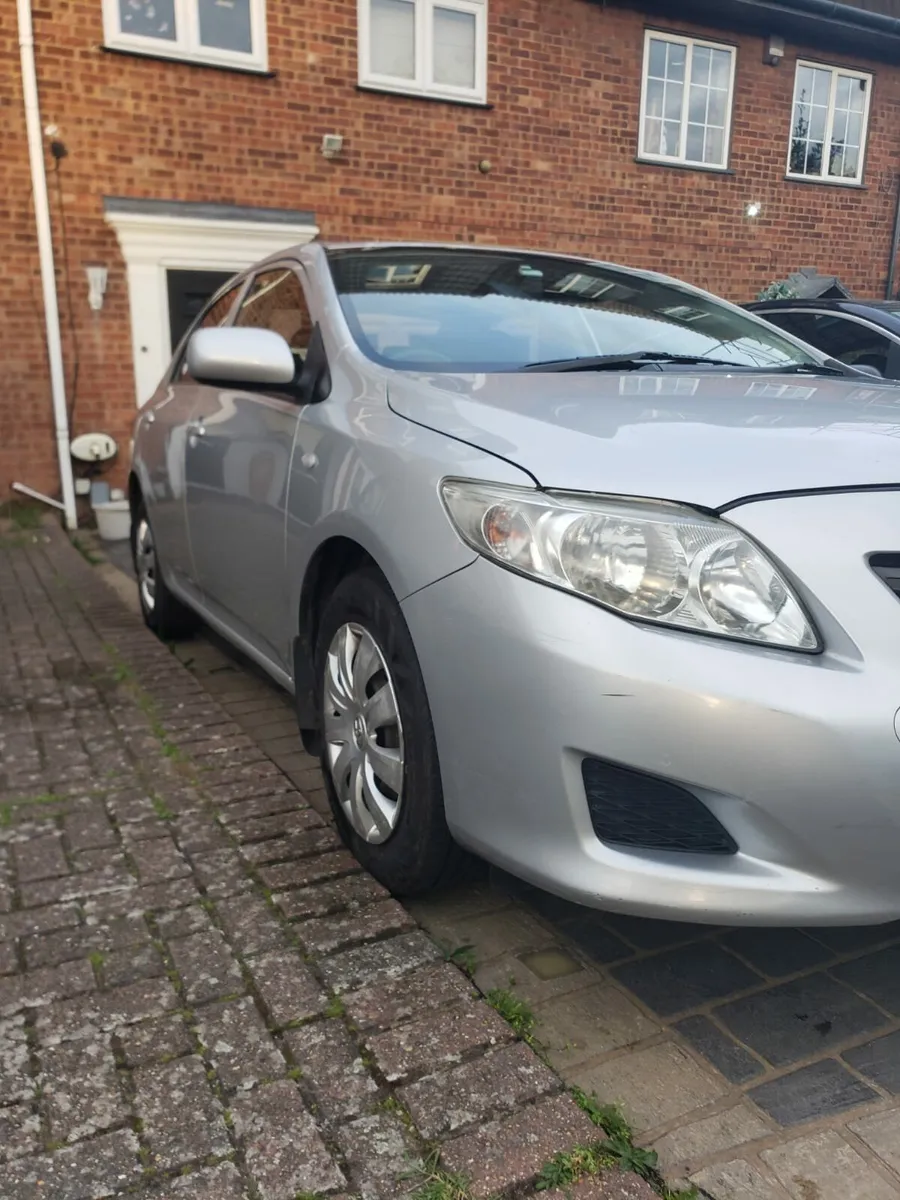 Toyota Corolla 2009 - Image 2