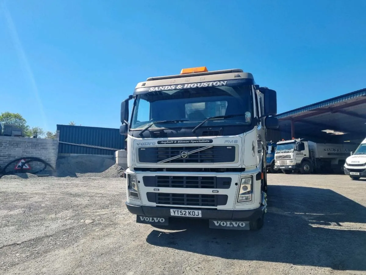 Volvo FM9 tipper - Image 2
