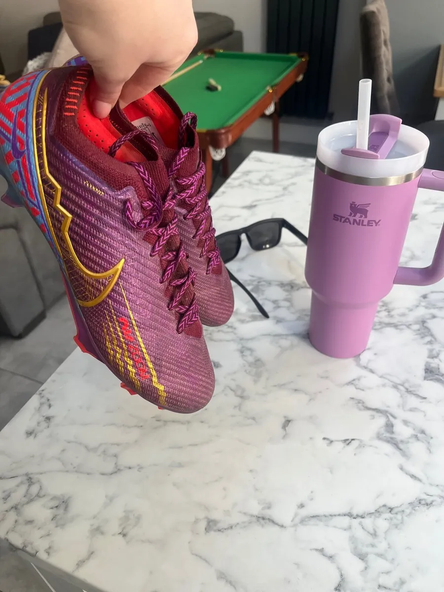 Football boots - Image 1