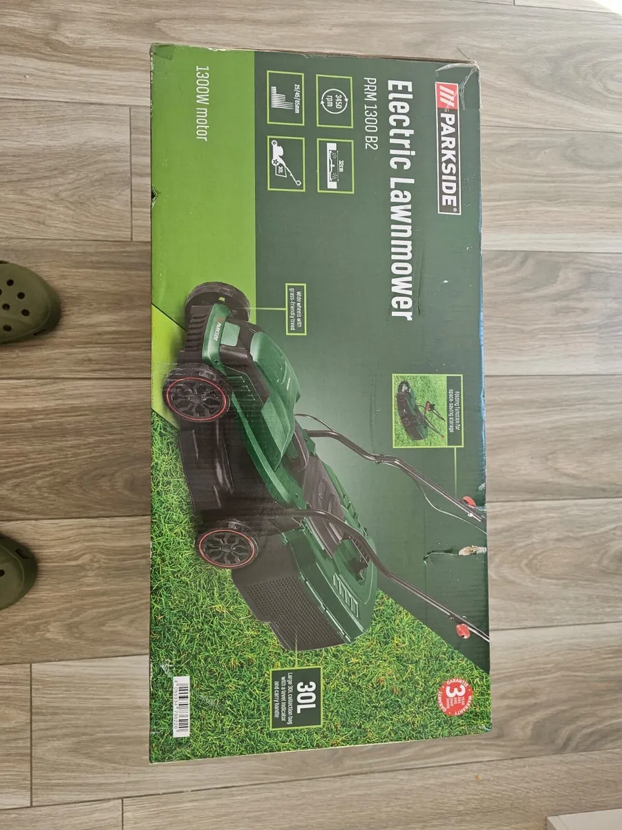 Electric Lawnmower - Image 1